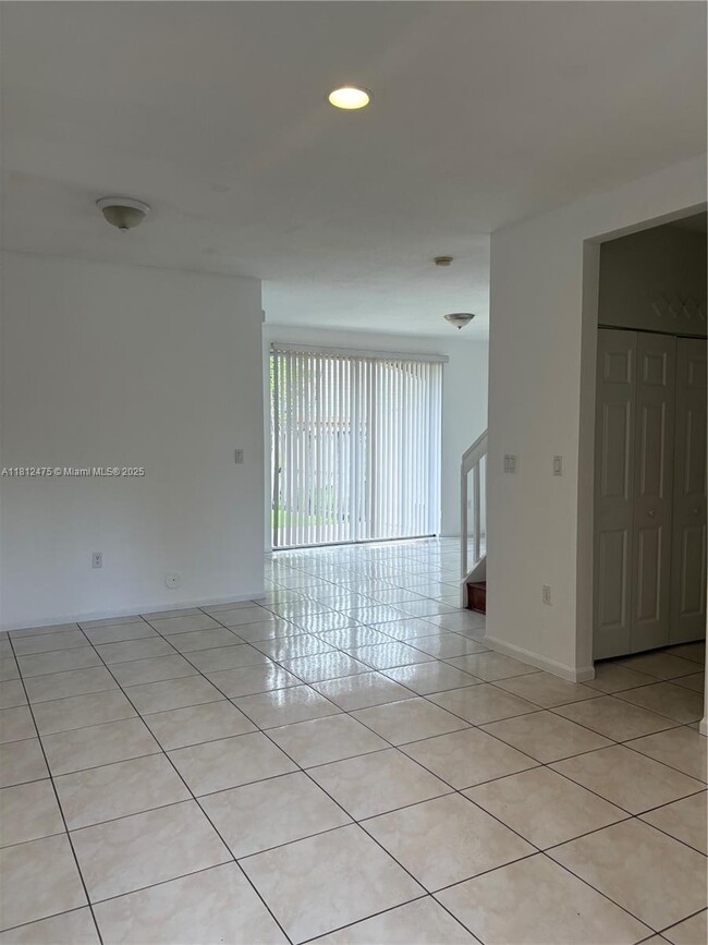 Building Photo - 174 Riverwalk Cir