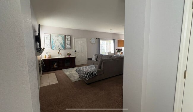Building Photo - Spacious 3 Bedroom 2.5 Bath condo with large bonus room in Freedom Ca
