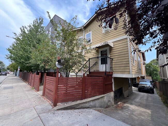 Building Photo - 1800-1802 23rd Ave