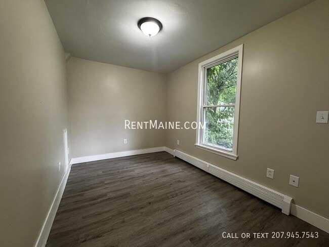 Building Photo - 114 Riverside Dr