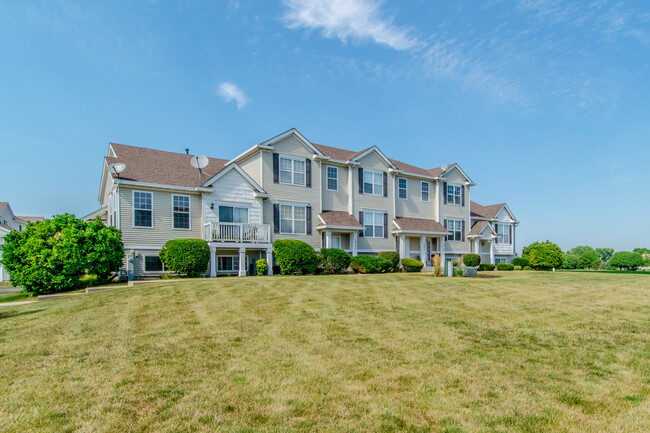 Building Photo - 1624 Fieldstone Dr N