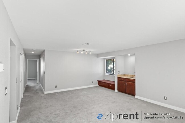 Building Photo - 705 San Conrado Terrace