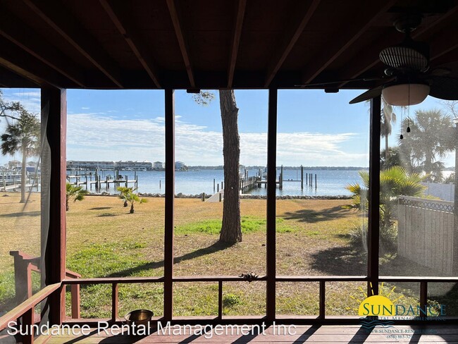 Building Photo - 3 br, 2.5 bath House - 105 Clifford Drive
