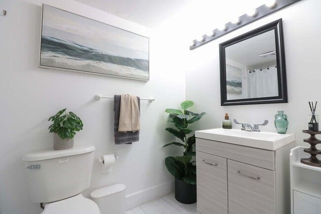 Foto del edificio - 1 SE 12th St