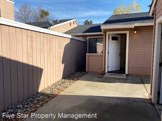 Building Photo - 2 br, 2 bath House - 1200 Lakewood Ave #13
