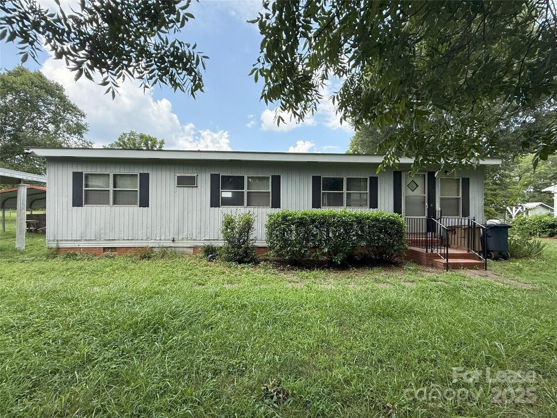 Foto principal - 209 Bryson Rd