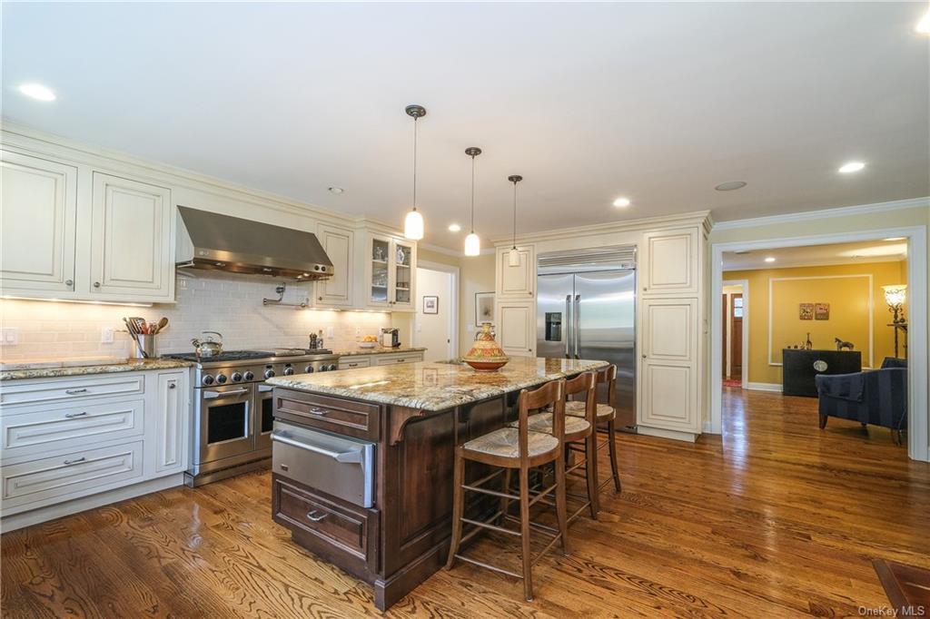 Primary Photo - 44 Birchwood Ln