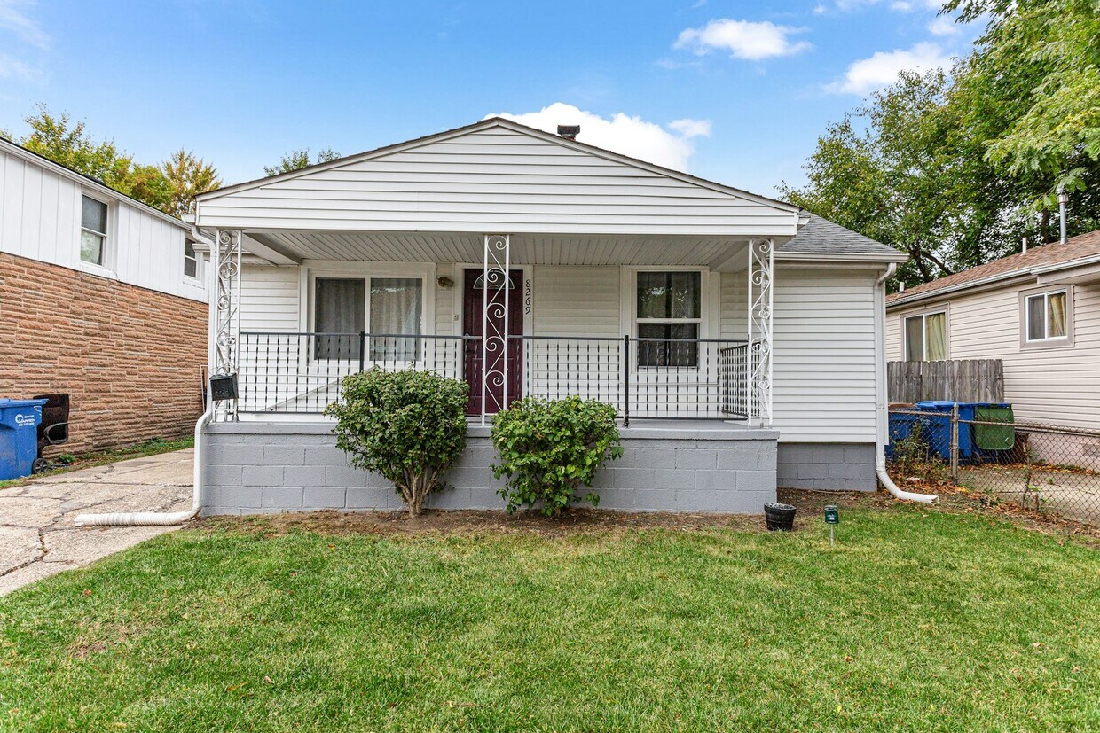 Foto principal - 8269 Maxwell Ave