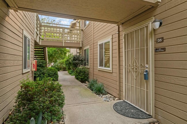 Building Photo - 11150 Trinity River Dr