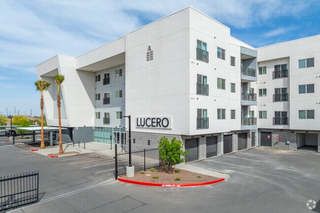 Foto del edificio - Lucero Apartments