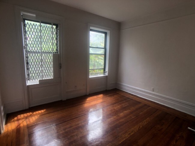 Building Photo - 3139 Broadway