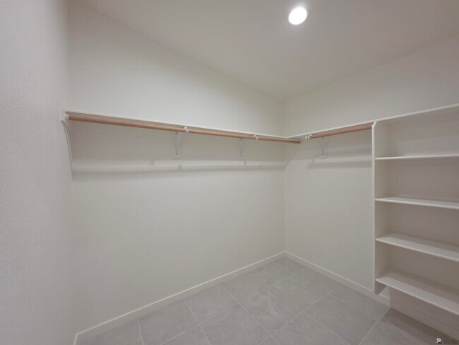 Foto del edificio - 9927 E 36th Pl