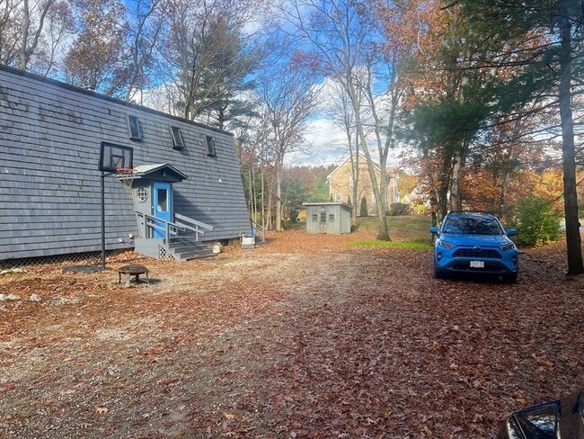 Building Photo - 888 Salem St