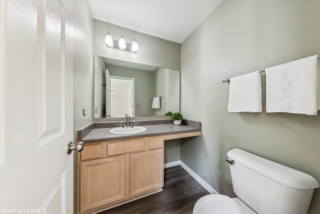 Foto del edificio - 1670 Mansfield Ct
