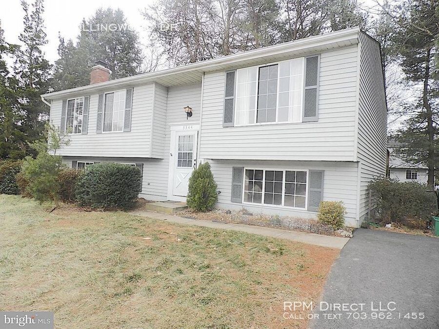 Primary Photo - Single Family Home with HUGE Backyard!