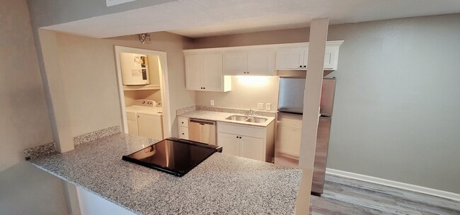 Building Photo - 1859 Fox Run Dr