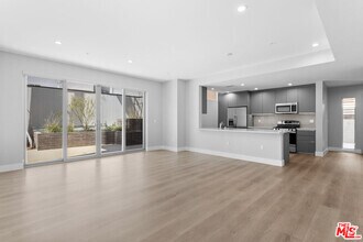 Building Photo - 1223 Hayworth Ave