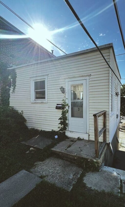 Primary Photo - Cozy and private studio apartment