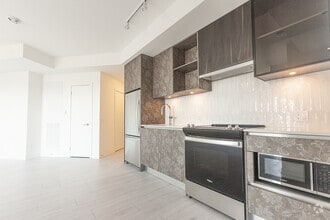Building Photo - 405 Dundas St W