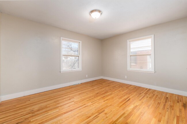 Foto del edificio - 7720 E Clay St