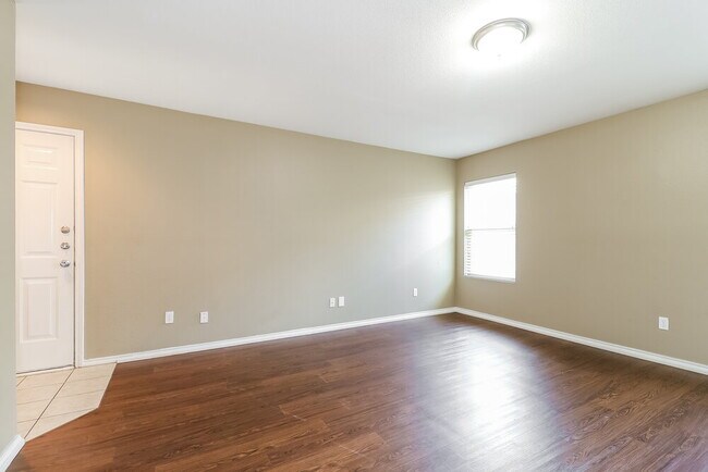Building Photo - 9036 Sun Haven Way