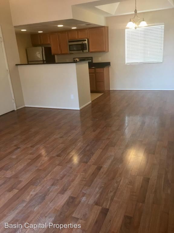 Building Photo - 1125 E Broadway Rd