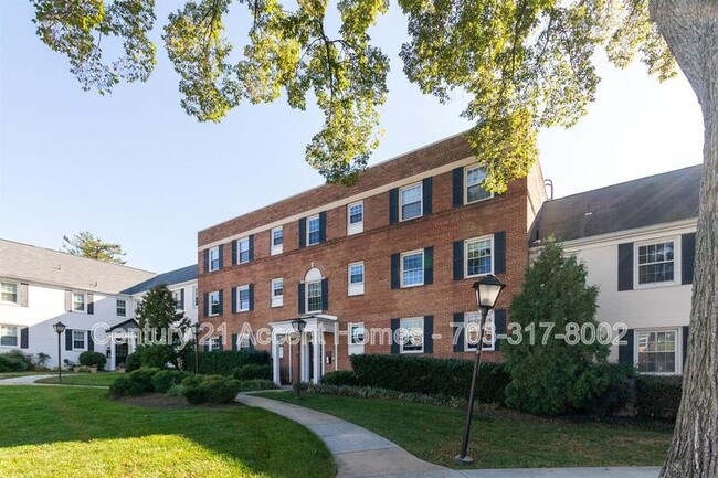 Foto del edificio - 1303 S Walter Reed Dr