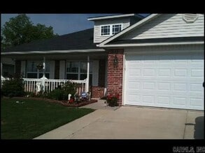 Building Photo - 909 Yarrow Dr