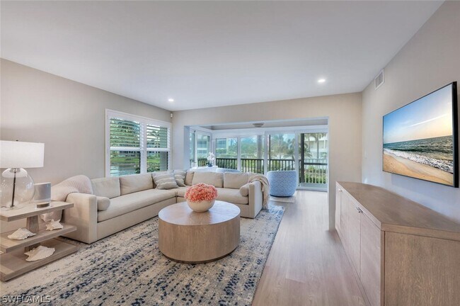 Foto del edificio - 6371 Pelican Bay Blvd