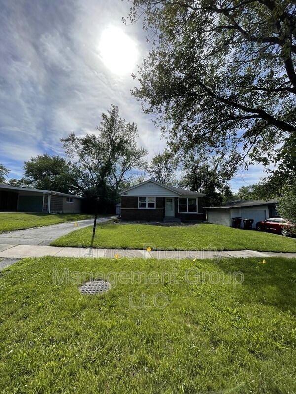 Building Photo - 17118 Highland Ave