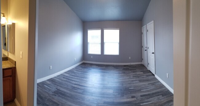 Foto del edificio - 7334 Shelby View Dr