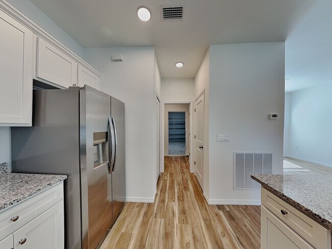 Foto del edificio - 20241 Lorette Ave