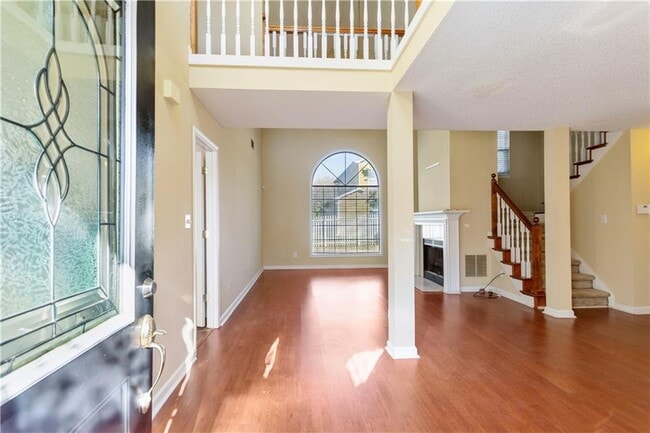 Building Photo - 3025 Vineyard Way