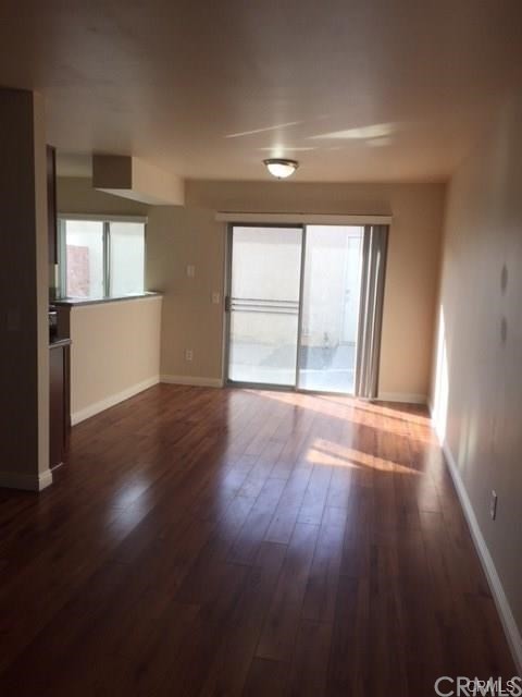 Foto del edificio - 1307 N Elderberry Ave