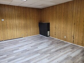 Building Photo - 1006 S Plymouth Ave