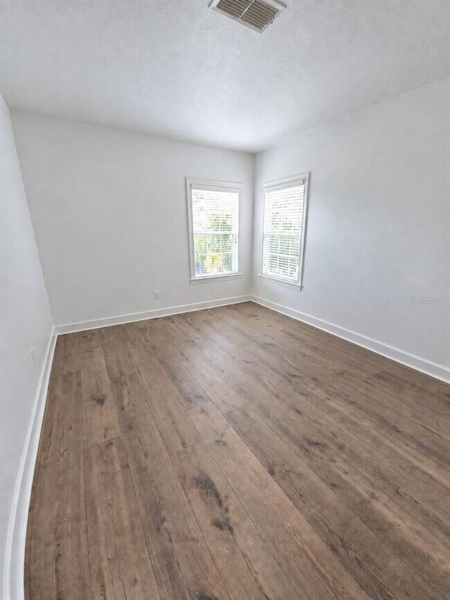 Foto del edificio - 1440 Stickley Ave