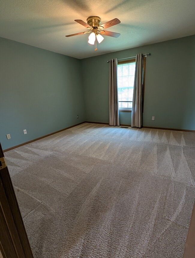 Master BR - 2118 SW 36th St