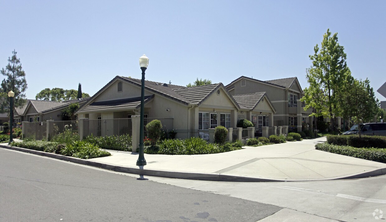 Foto principal - 13125 6th St
