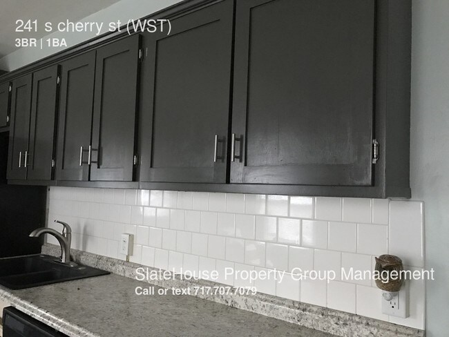 Foto del edificio - 241 S Cherry St