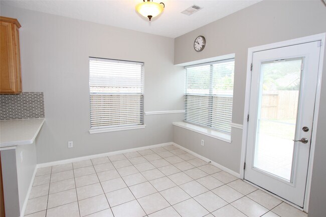 Foto del edificio - 1654 Morning Dew Pl