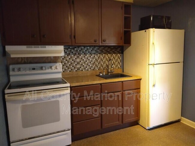 Foto del edificio - 2441 N Pine Ave