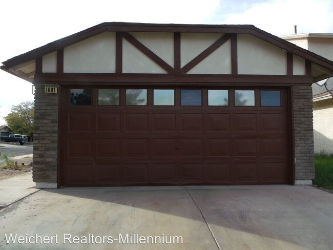 Building Photo - 2 br, 1.5 bath House - 1601 Lorna Dr.