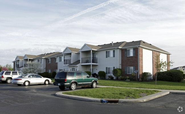 Building Photo - Crystal Glen