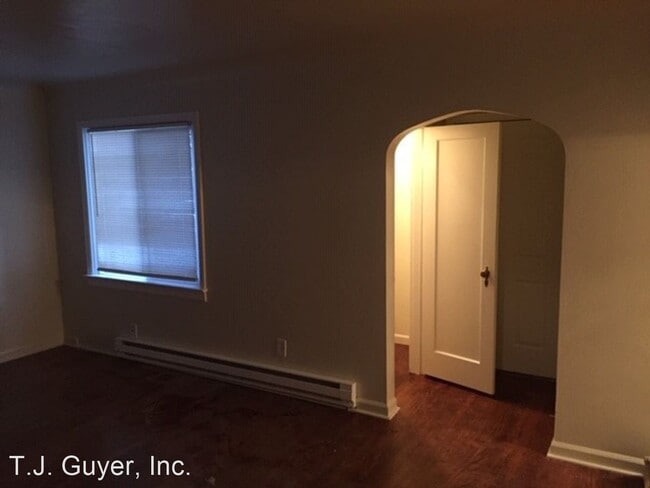 Building Photo - 3 br, 1 bath House - 225 SW Lewis St