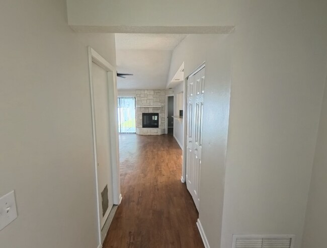 Foto del edificio - "Charming 3-Bedroom Retreat on Daisy Lane – Your Cozy Jacksonville Sanctuary!"