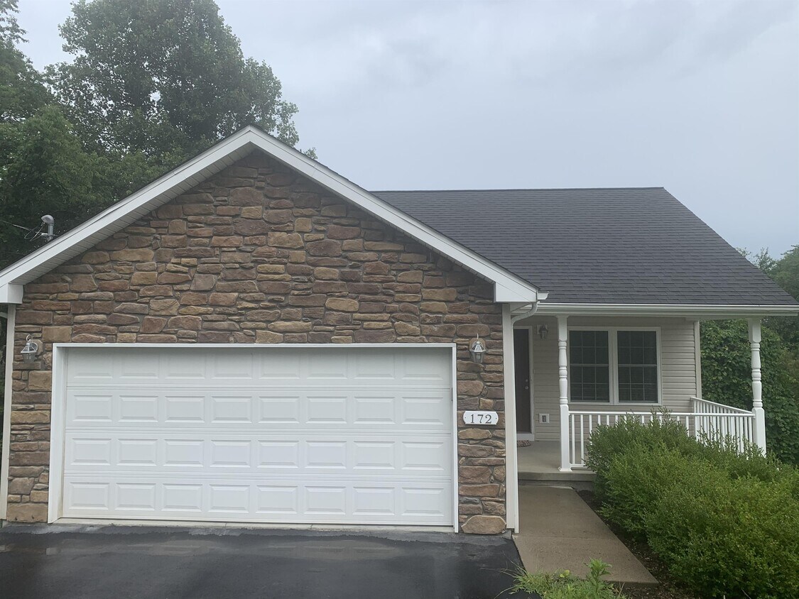 4310 Circleview Dr, Beckley, WV 25801 House Rental in Beckley, WV