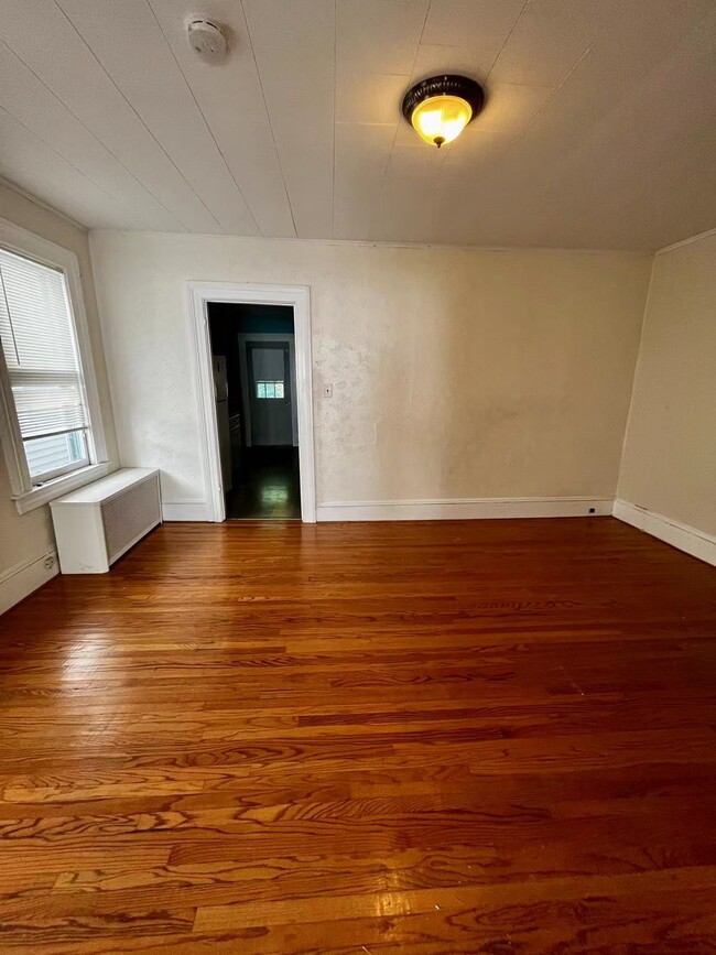 Foto del edificio - 1745 Sanderson Ave
