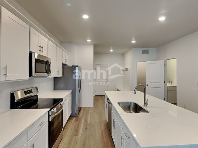 Building Photo - 26143 E Calhoun Pl