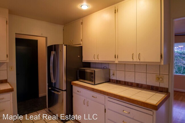 Building Photo - 3 br, 2 bath House - 13925 Par Pl NE