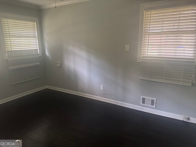 Building Photo - 2090 Jordan Terrace NE